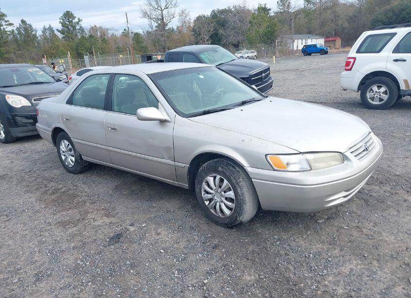 1998 Toyota Camry LE (VIN 4T1BG22K1WU348577) main photo