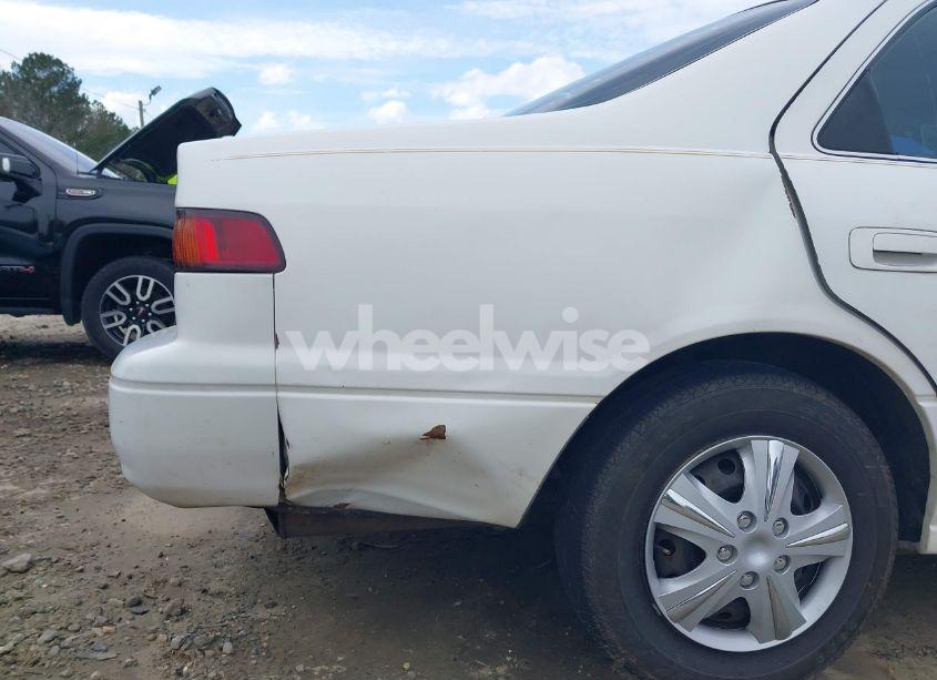 Photo 6 of 1998 Toyota Camry LE (VIN 4T1BG22K1WU826092)