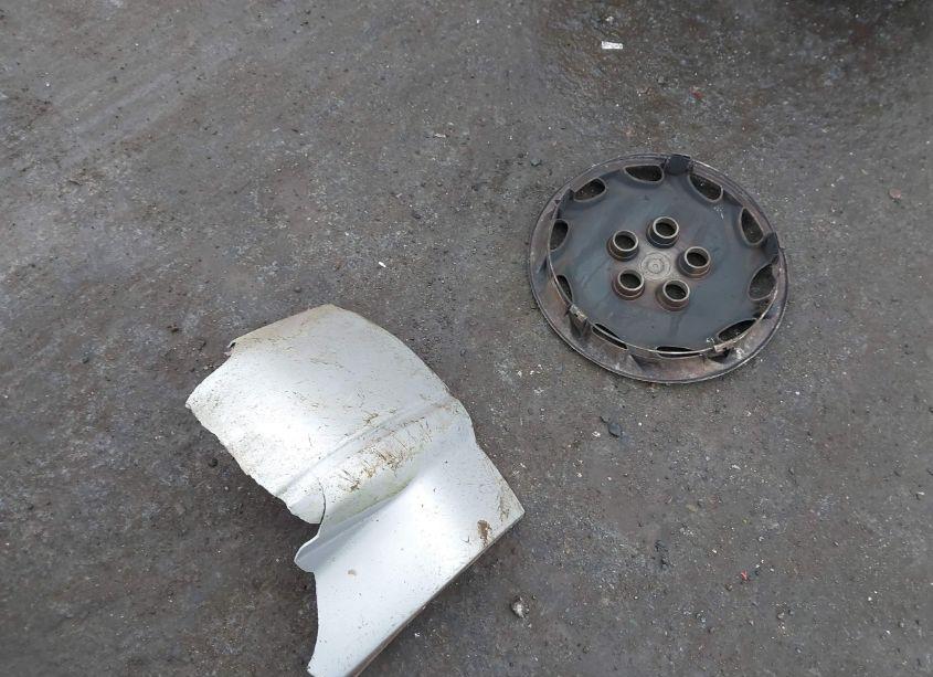 Photo 12 of 1999 Toyota Camry LE (VIN 4T1BG22K1XU480465)