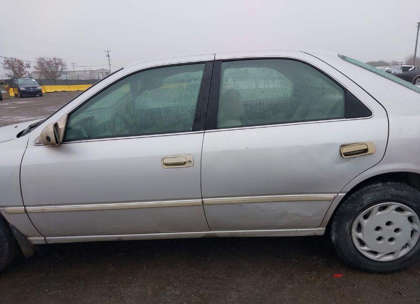 Photo 15 of 1999 Toyota Camry LE (VIN 4T1BG22K1XU480465)