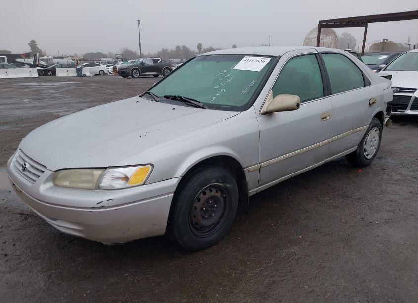 Photo 2 of 1999 Toyota Camry LE (VIN 4T1BG22K1XU480465)