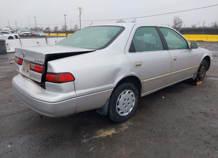 Photo 4 of 1999 Toyota Camry LE (VIN 4T1BG22K1XU480465)