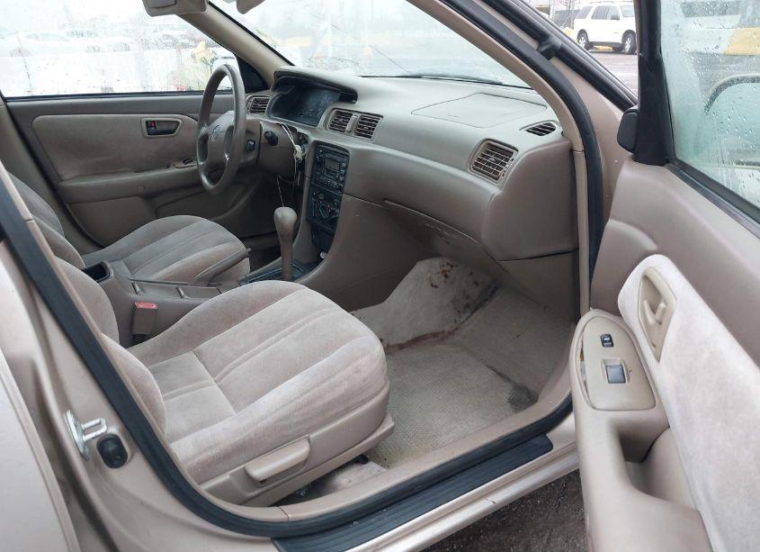 Photo 5 of 1999 Toyota Camry LE (VIN 4T1BG22K1XU480465)