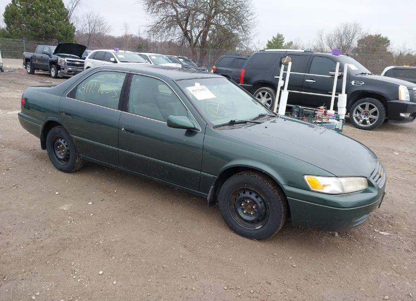 1999 Toyota Camry LE (VIN 4T1BG22K1XU525386) main photo