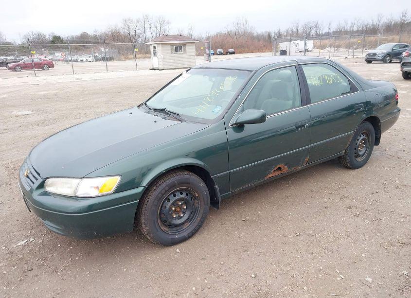 Photo 2 of 1999 Toyota Camry LE (VIN 4T1BG22K1XU525386)
