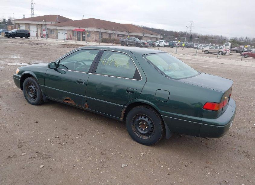 Photo 3 of 1999 Toyota Camry LE (VIN 4T1BG22K1XU525386)