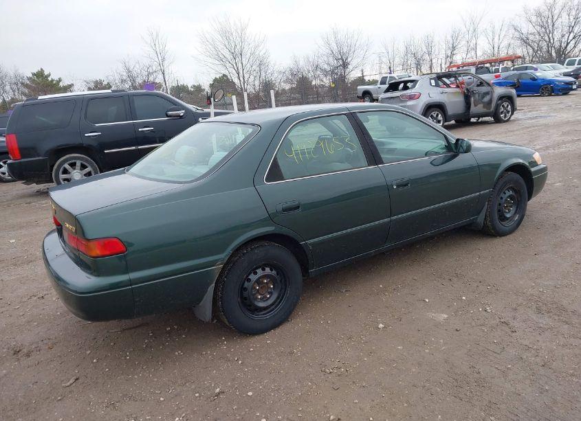 Photo 4 of 1999 Toyota Camry LE (VIN 4T1BG22K1XU525386)