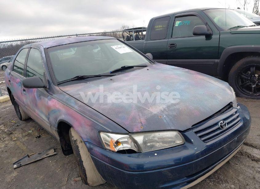 1999 Toyota Camry CE (VIN 4T1BG22K1XU531253) main photo