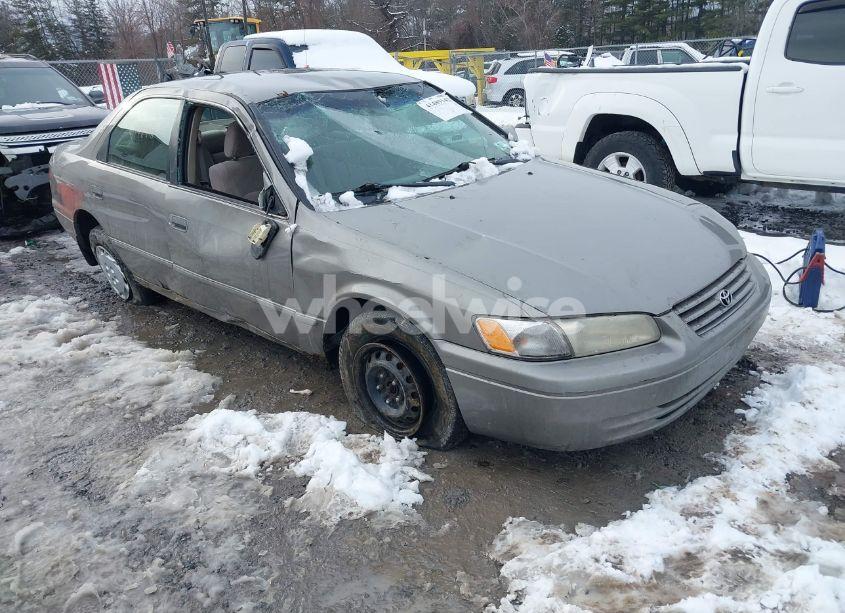 1999 Toyota Camry LE (VIN 4T1BG22K1XU595678) main photo