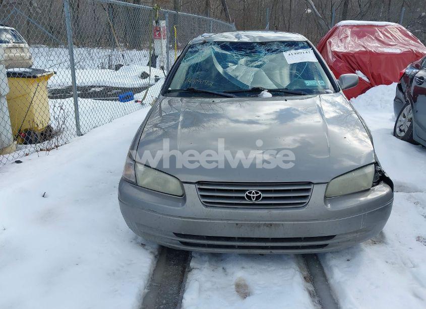 Photo 12 of 1999 Toyota Camry LE (VIN 4T1BG22K1XU595678)