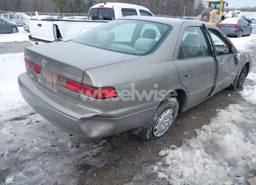 Photo 4 of 1999 Toyota Camry LE (VIN 4T1BG22K1XU595678)