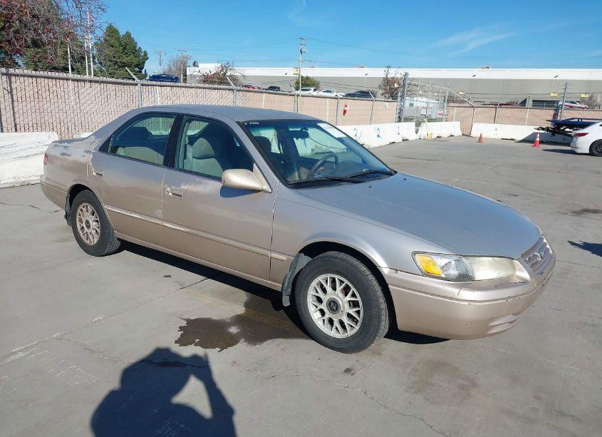 1999 Toyota Camry (VIN 4T1BG22K1XU906476) main photo