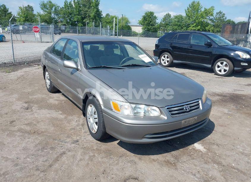 2000 Toyota Camry LE (VIN 4T1BG22K1YU003360) main photo