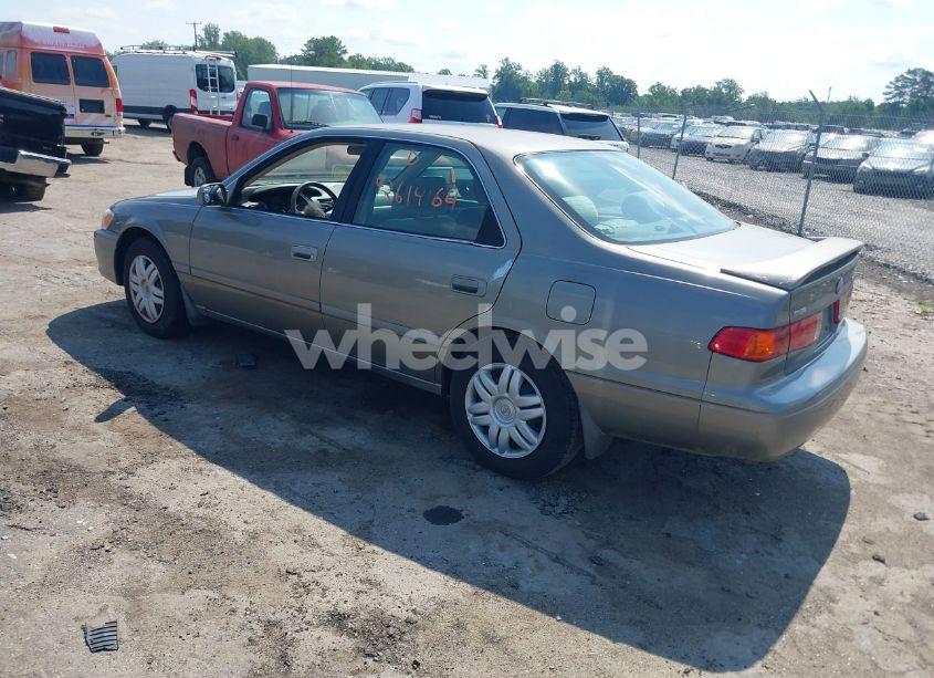 Photo 3 of 2000 Toyota Camry LE (VIN 4T1BG22K1YU003360)