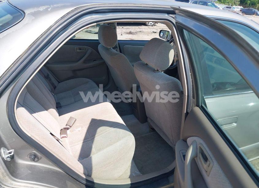 Photo 8 of 2000 Toyota Camry LE (VIN 4T1BG22K1YU003360)