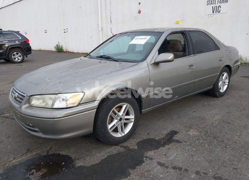 Photo 2 of 2000 Toyota Camry CE (VIN 4T1BG22K1YU700818)