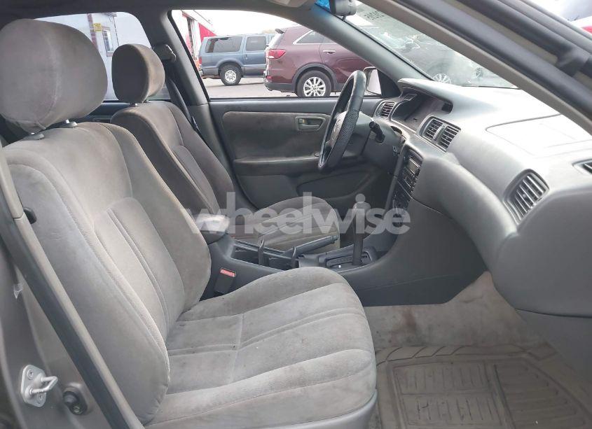 Photo 5 of 2000 Toyota Camry CE (VIN 4T1BG22K1YU700818)