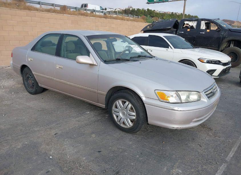 2000 Toyota Camry LE (VIN 4T1BG22K1YU708014) main photo