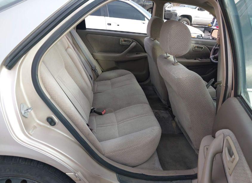 Photo 8 of 2000 Toyota Camry LE (VIN 4T1BG22K1YU708014)