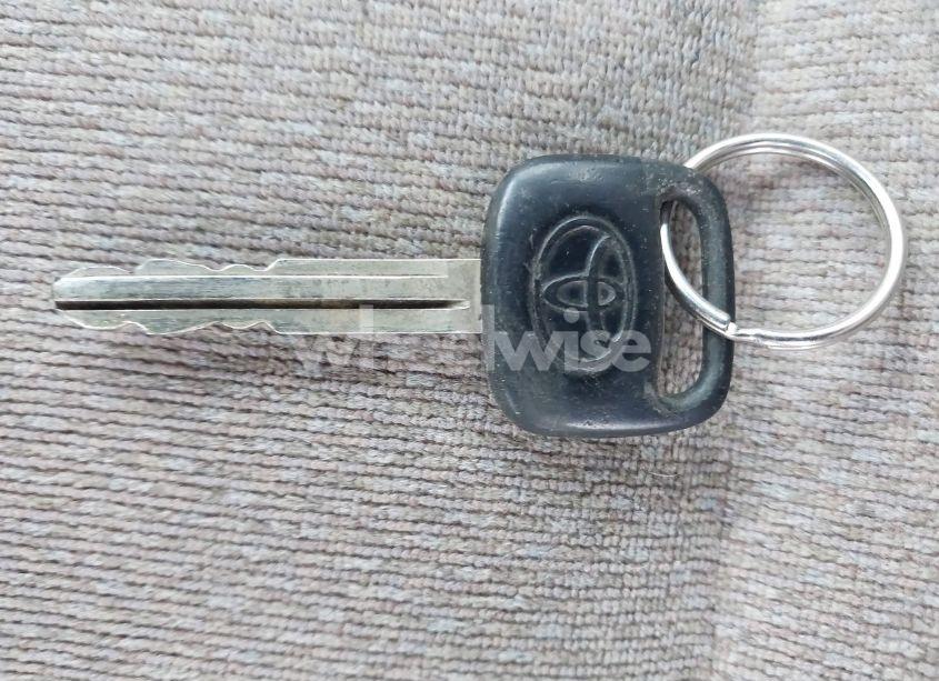 Photo 11 of 2000 Toyota Camry LE (VIN 4T1BG22K1YU757732)