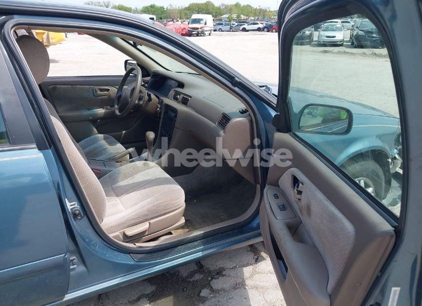 Photo 5 of 2000 Toyota Camry CE/LE/XLE (VIN 4T1BG22K1YU948633)