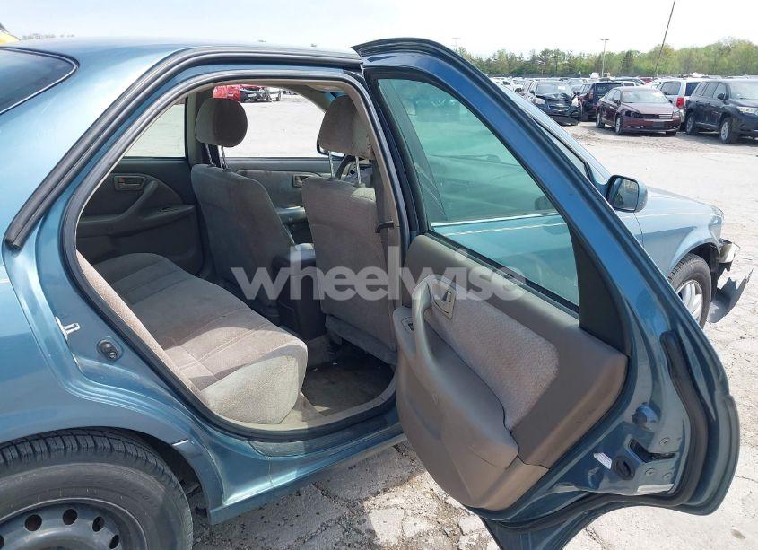 Photo 8 of 2000 Toyota Camry CE/LE/XLE (VIN 4T1BG22K1YU948633)