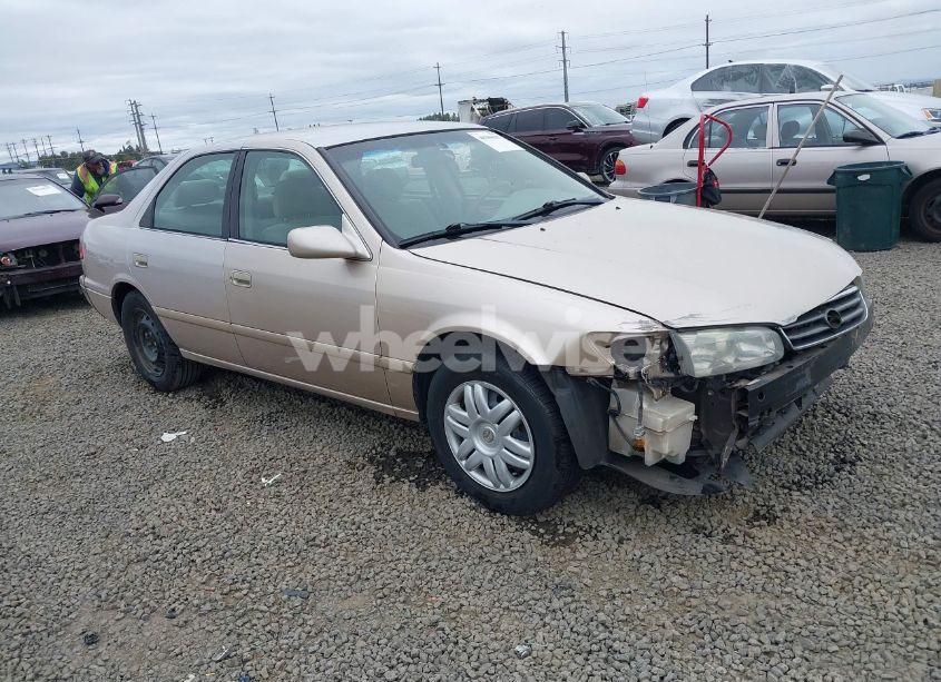 2001 Toyota Camry LE (VIN 4T1BG22K21U079983) main photo