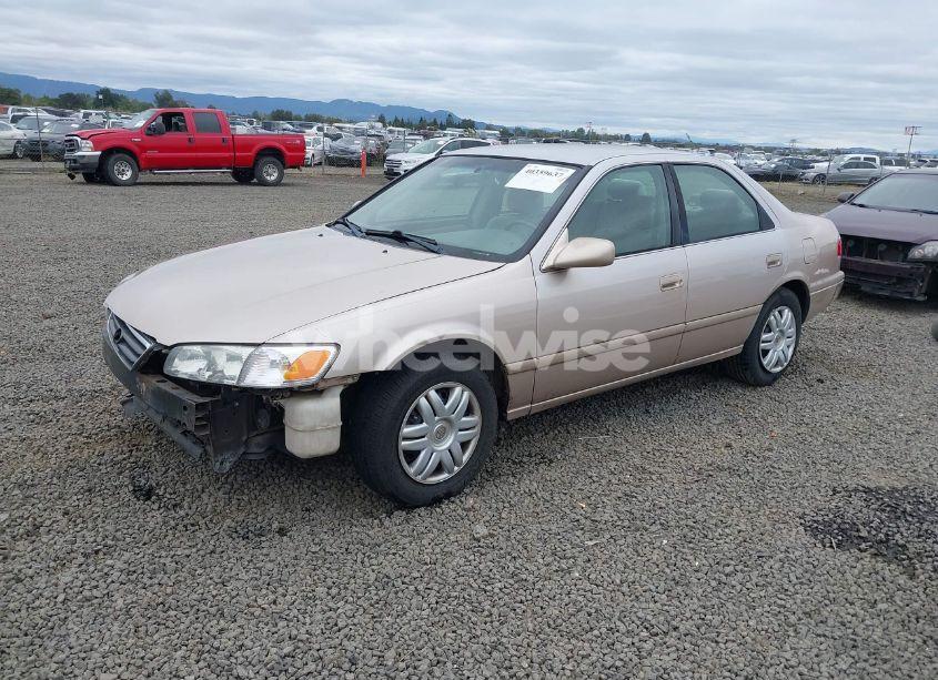Photo 2 of 2001 Toyota Camry LE (VIN 4T1BG22K21U079983)