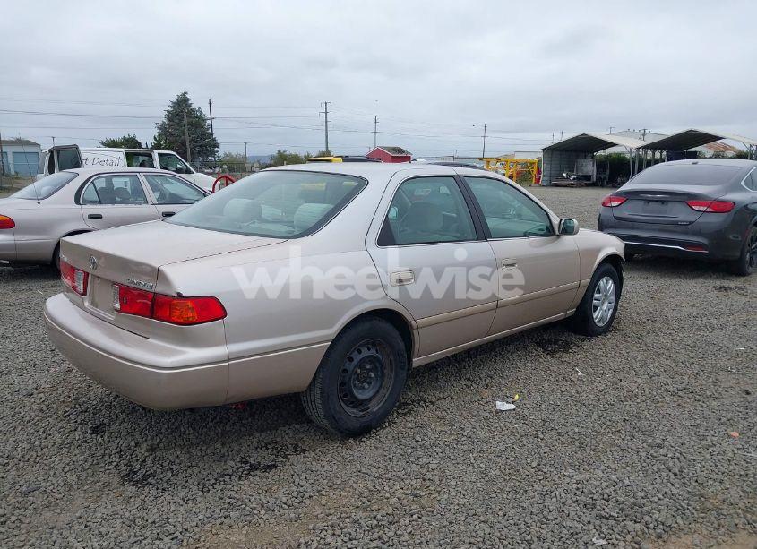 Photo 4 of 2001 Toyota Camry LE (VIN 4T1BG22K21U079983)