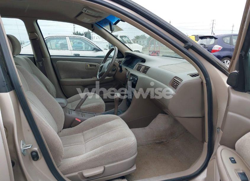 Photo 5 of 2001 Toyota Camry LE (VIN 4T1BG22K21U079983)