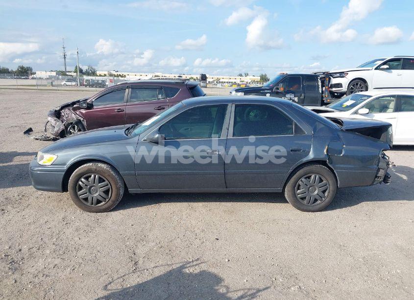 Photo 15 of 2001 Toyota Camry LE (VIN 4T1BG22K21U788025)