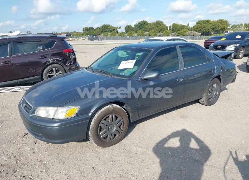 Photo 2 of 2001 Toyota Camry LE (VIN 4T1BG22K21U788025)