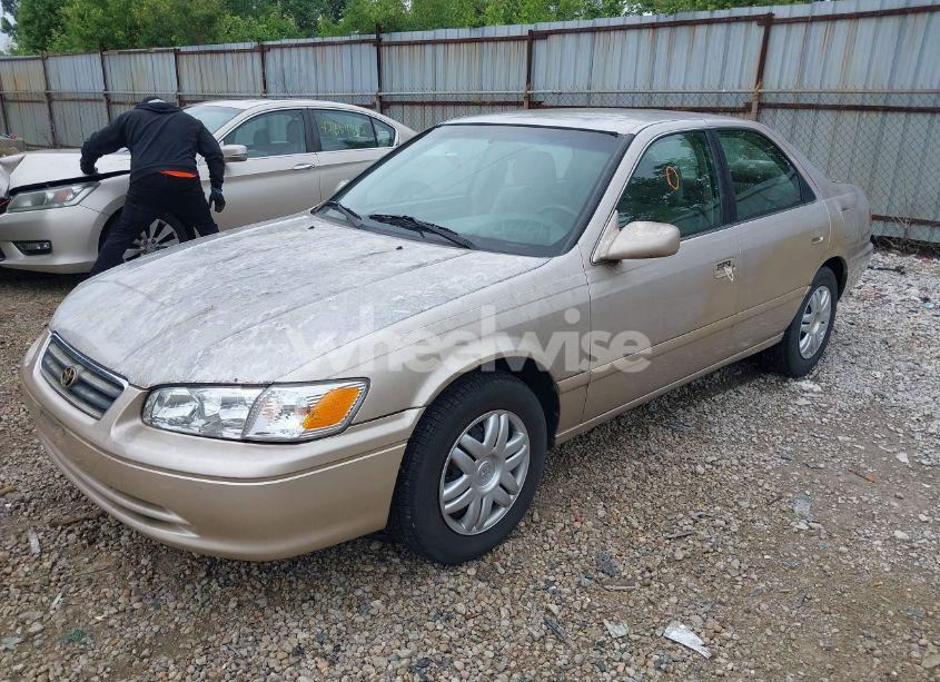 Photo 2 of 2001 Toyota Camry LE (VIN 4T1BG22K21U801890)