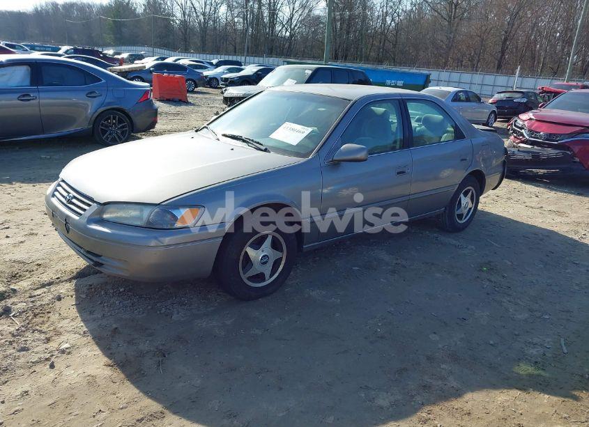 Photo 2 of 1997 Toyota Camry LE (VIN 4T1BG22K2VU043507)