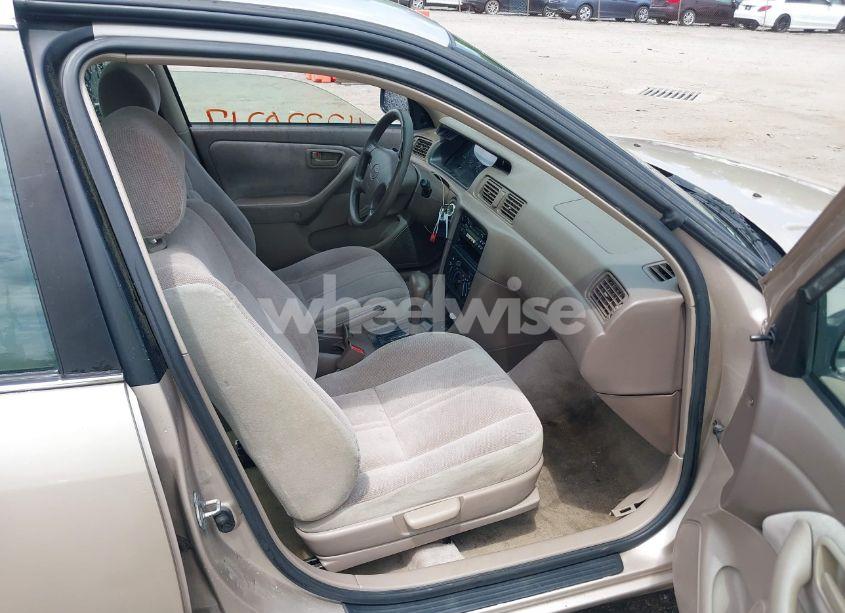 Photo 5 of 1998 Toyota Camry CE (VIN 4T1BG22K2WU185762)