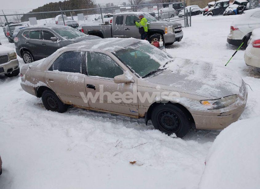 1998 Toyota Camry CE (VIN 4T1BG22K2WU232207) main photo