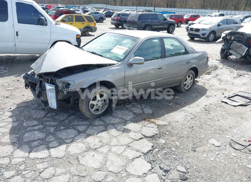Photo 2 of 1998 Toyota Camry LE (VIN 4T1BG22K2WU314146)