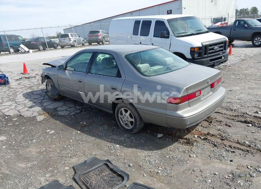 Photo 3 of 1998 Toyota Camry LE (VIN 4T1BG22K2WU314146)