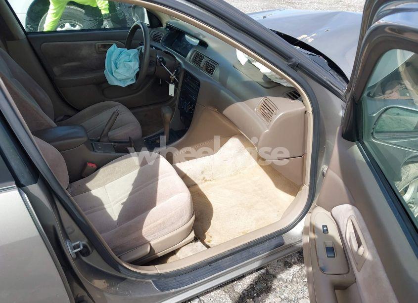 Photo 5 of 1998 Toyota Camry LE (VIN 4T1BG22K2WU314146)