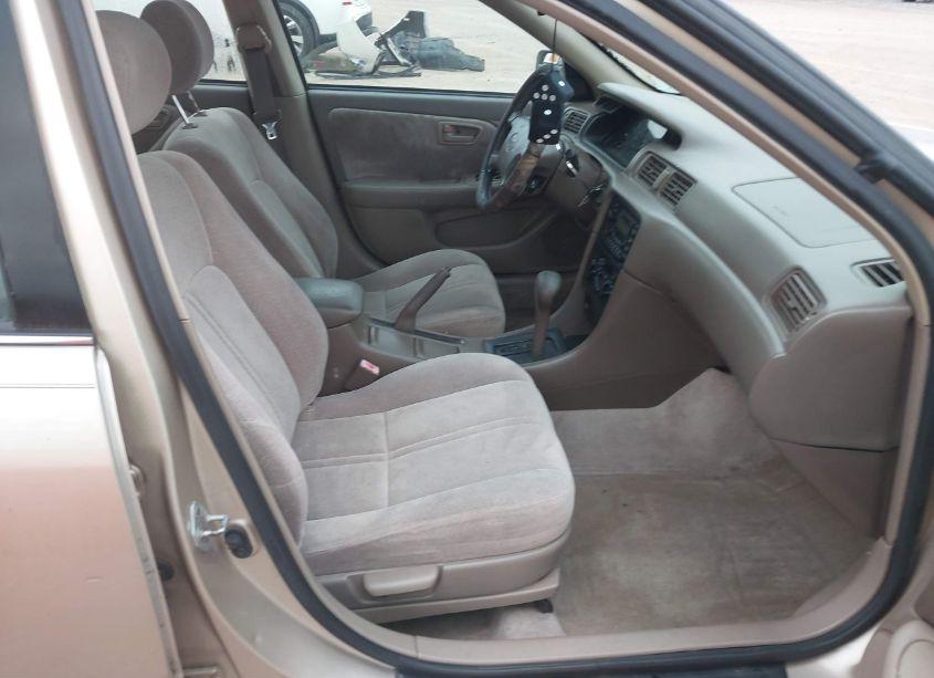 Photo 5 of 1999 Toyota Camry LE (VIN 4T1BG22K2XU872256)