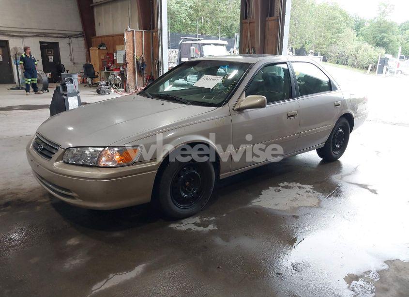 Photo 2 of 2000 Toyota Camry LE (VIN 4T1BG22K2YU660927)