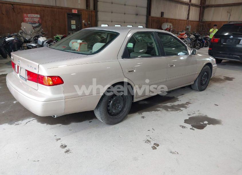 Photo 4 of 2000 Toyota Camry LE (VIN 4T1BG22K2YU660927)
