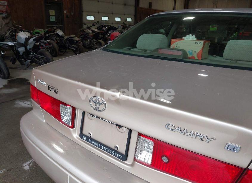 Photo 6 of 2000 Toyota Camry LE (VIN 4T1BG22K2YU660927)