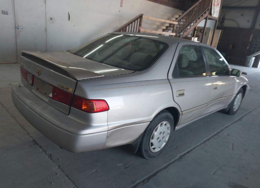 Photo 4 of 2000 Toyota Camry CE (VIN 4T1BG22K2YU708443)