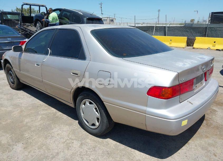 Photo 3 of 2000 Toyota Camry CE (VIN 4T1BG22K2YU924681)