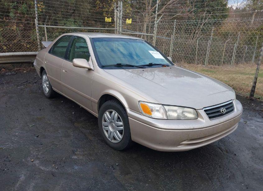 2000 Toyota Camry LE (VIN 4T1BG22K2YU942646) main photo