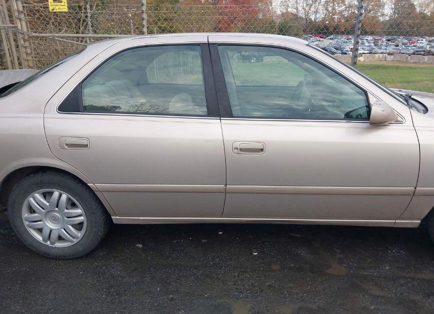 Photo 13 of 2000 Toyota Camry LE (VIN 4T1BG22K2YU942646)