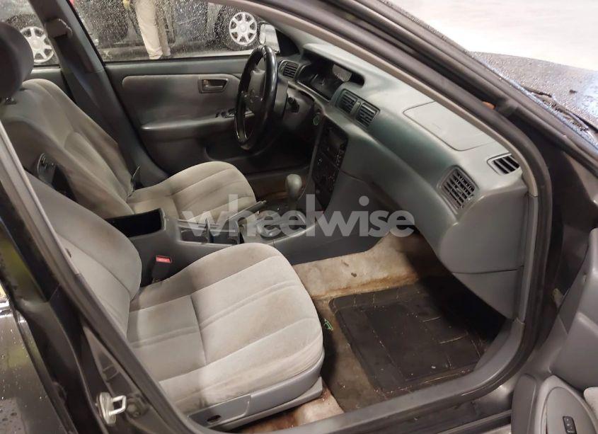 Photo 5 of 2000 Toyota Camry CE (VIN 4T1BG22K2YU958121)