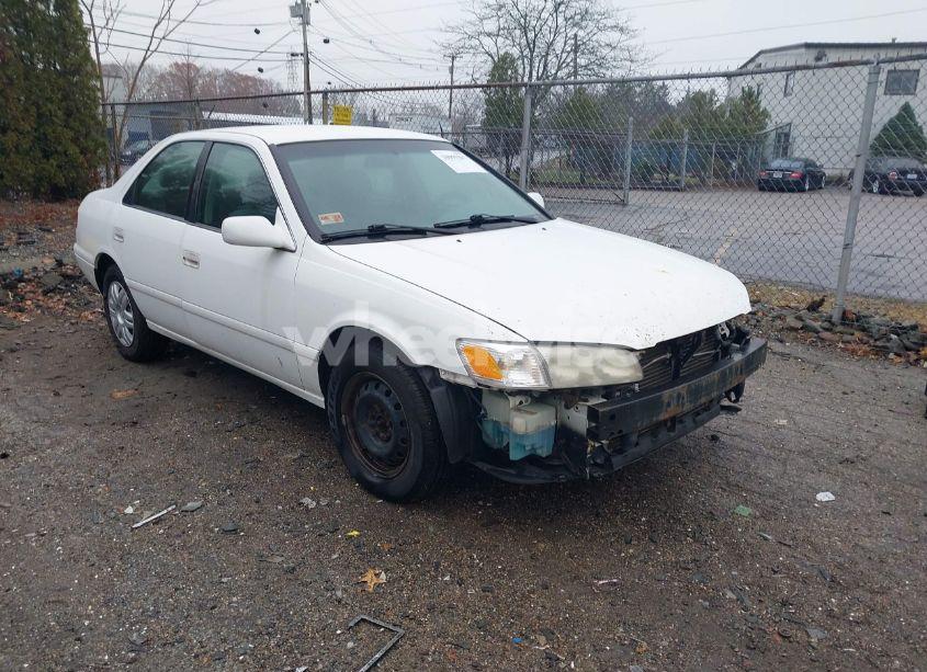 2000 Toyota Camry LE (VIN 4T1BG22K2YU976361) main photo
