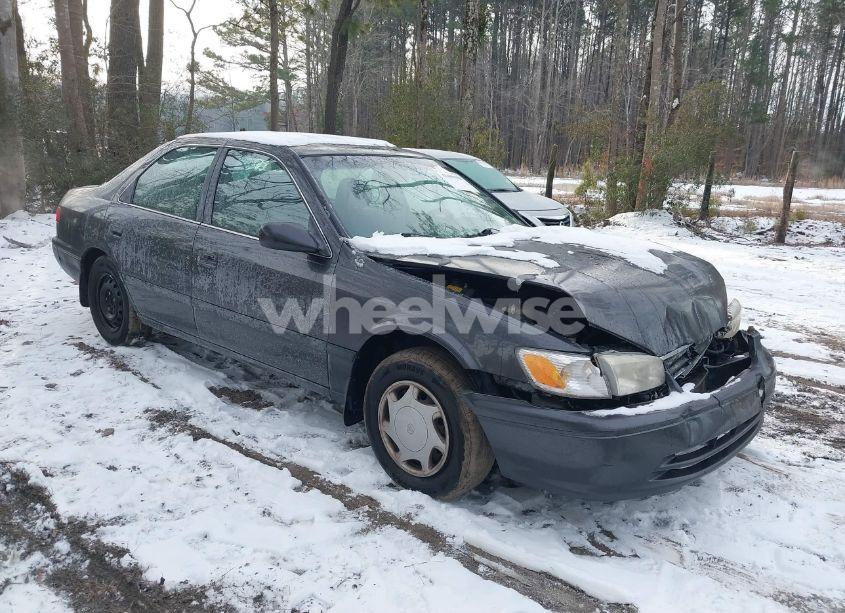 2000 Toyota Camry CE (VIN 4T1BG22K2YU986601) main photo